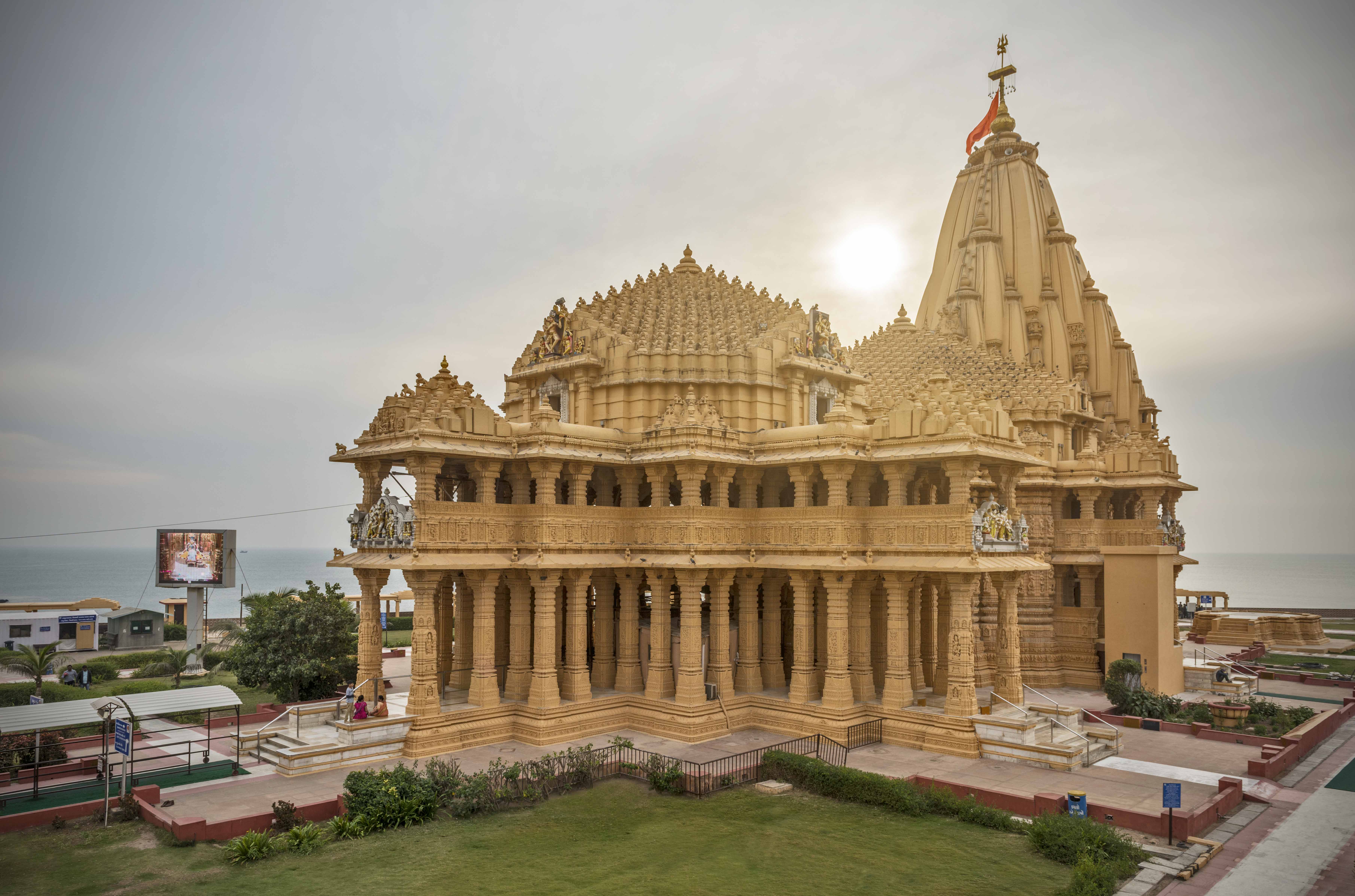 Somnath Temple Darshan – A Complete Travel Guide for Pilgrims